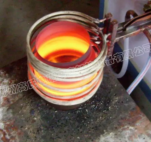 钢管采用高频加热炉进行透热热处理，效果极佳